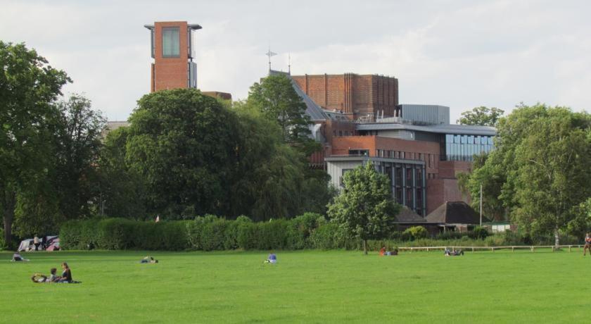 Avonpark House Stratford-upon-Avon Exterior foto
